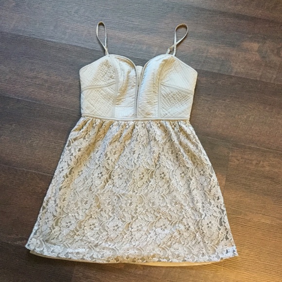 American Eagle Outfitters Dresses & Skirts - American eagle grey lace dress. Medium